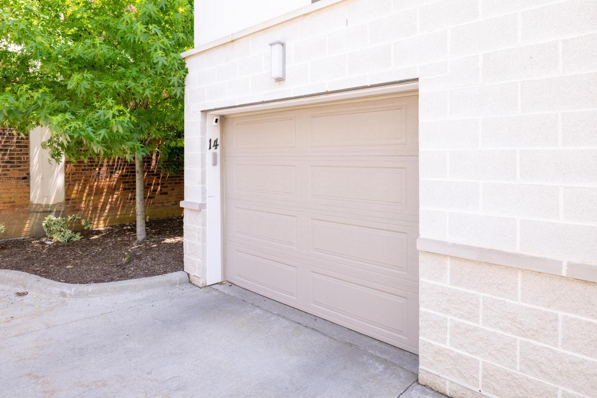 Luxury Downtown Townhome Unit 14 Cleveland Bagian luar foto