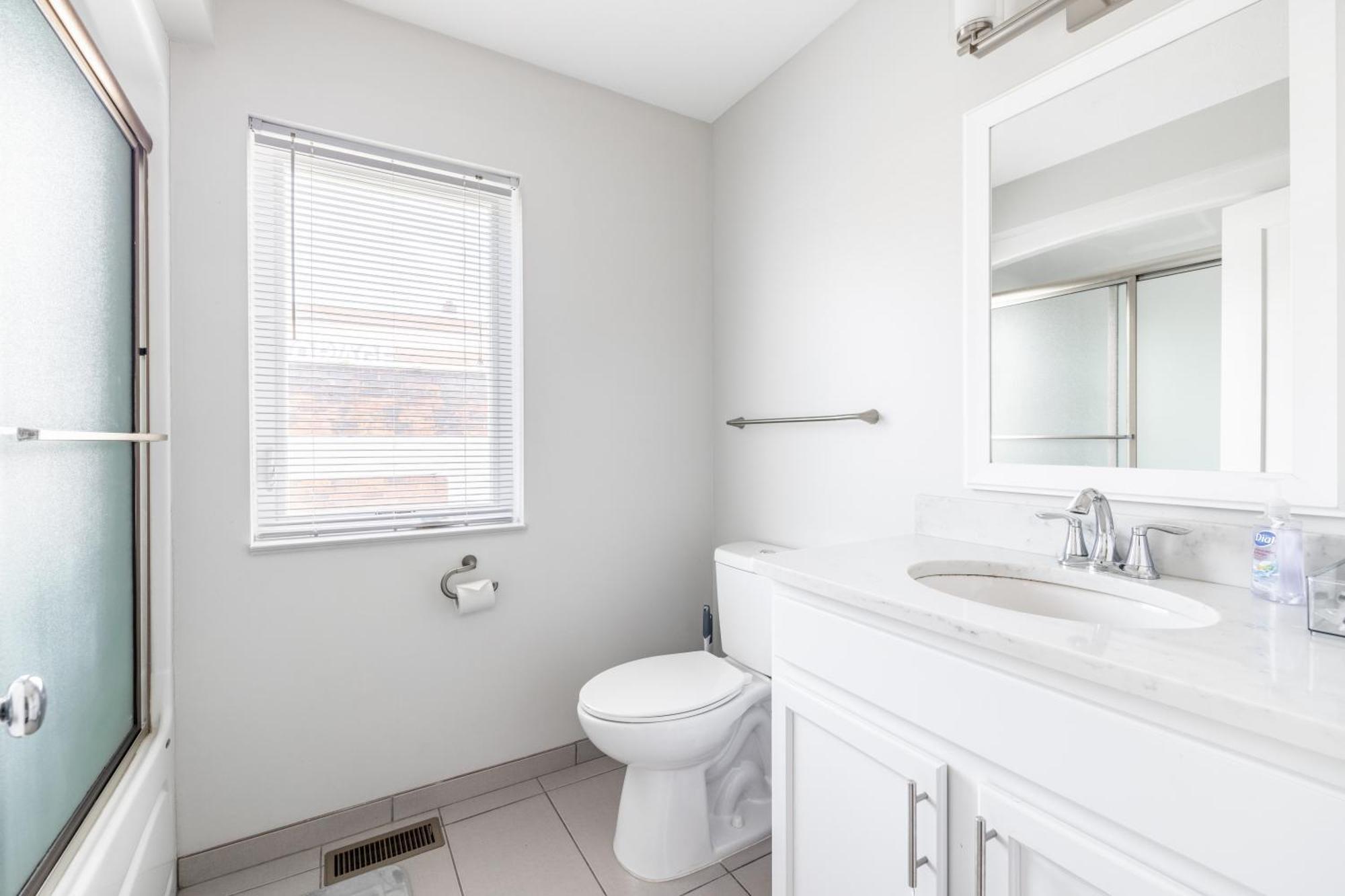 Luxury Downtown Townhome Unit 14 Cleveland Bagian luar foto